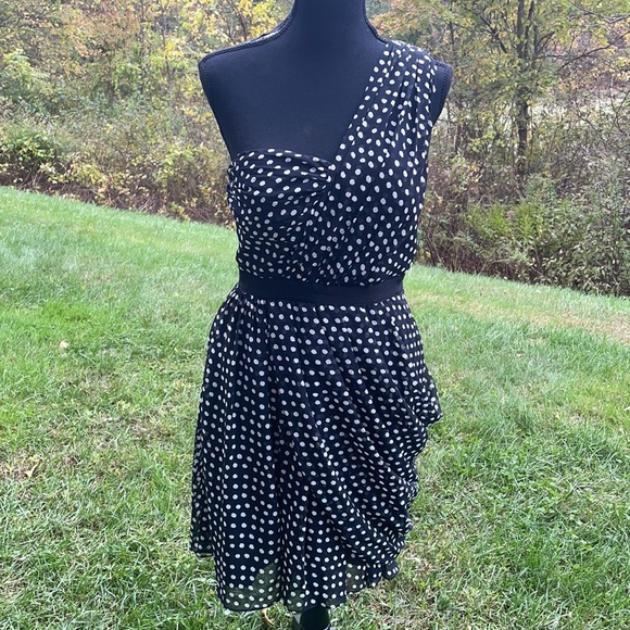 JESSICA SIMPSON ONE SHOULDER CHIFFON COCKTAIL POLKA DOT DRESS SIZE 6 - Picture 2 of 11